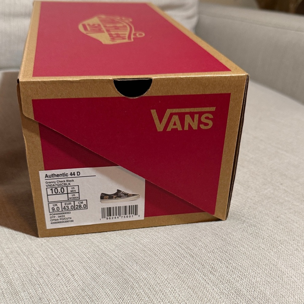 Vans Men's Black Sneakers with Multicolor Pattern - Picture 8 of 8